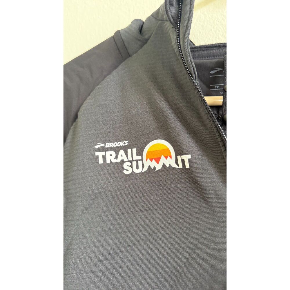 Brooks Trail Summit Women’s XS Black Hooded Half Zip Running Pullover Thumbholes - Picture 4 of 5